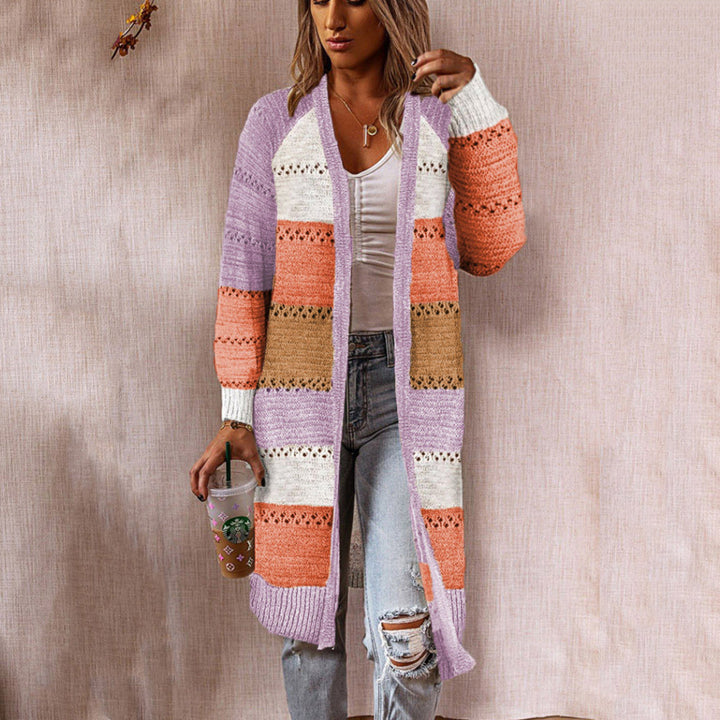 Damens cardigan med unik färgblockdesign och fina virkade mönster Mirla-Eva Jonsson