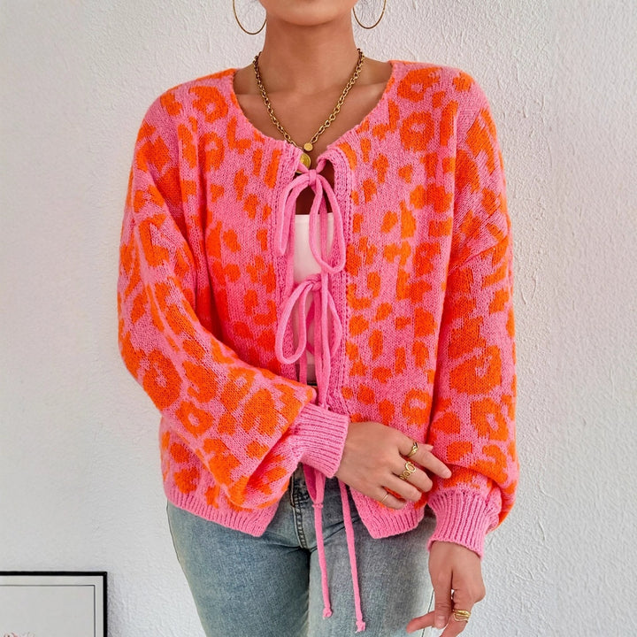 Damens cardigan med unikt leopardmönster och justerbar dragsko Mirla-Eva Jonsson