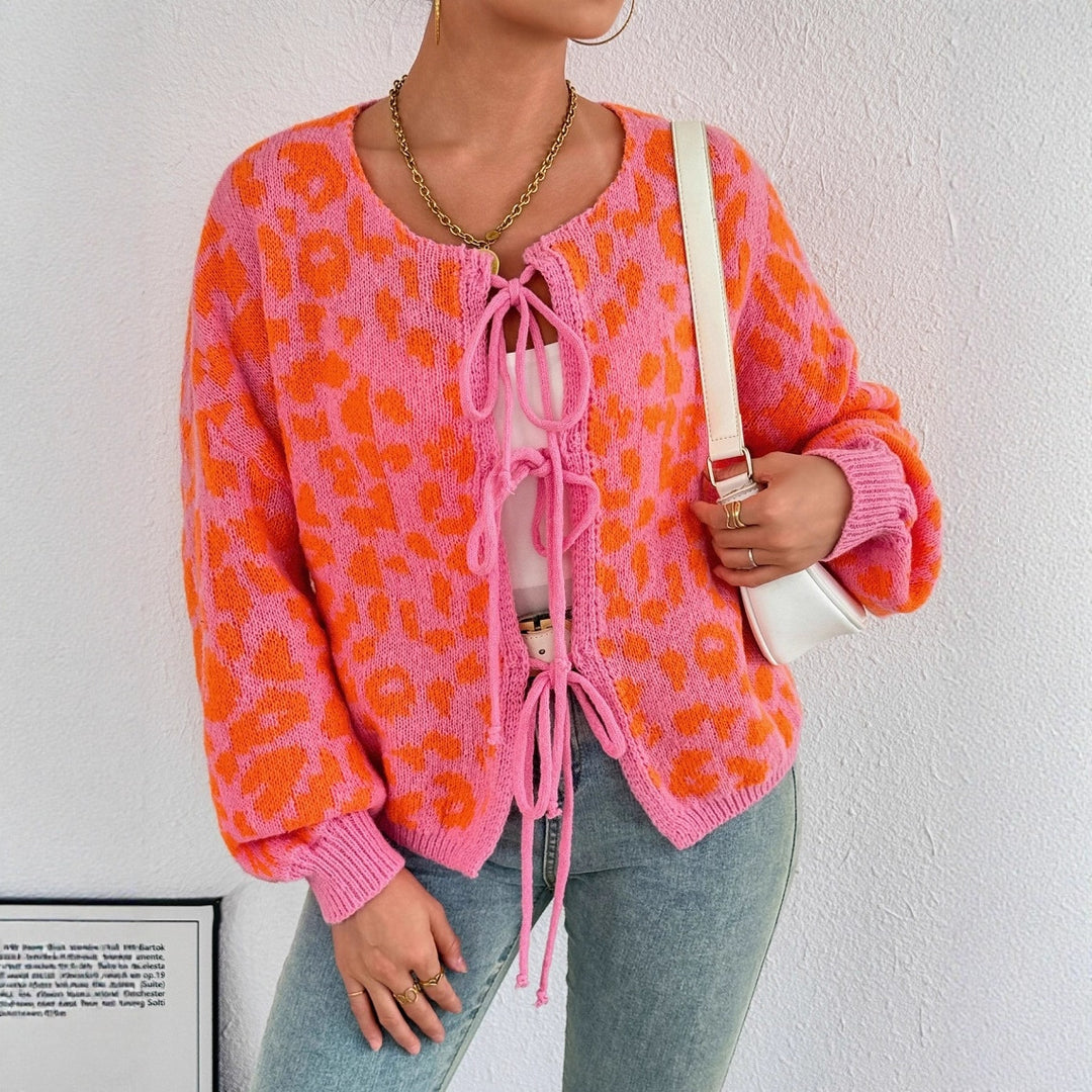 Damens cardigan med unikt leopardmönster och justerbar dragsko Mirla-Eva Jonsson