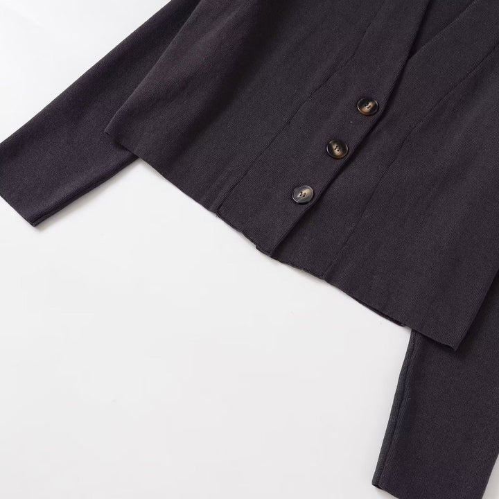 Damens cropped blazerjacka med elegant revere och högkvalitativa knapppdetaljer Mirla-Eva Jonsson