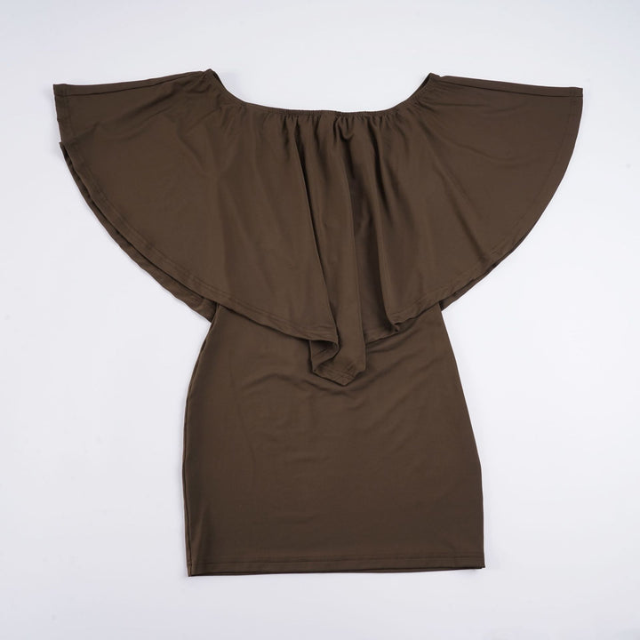 Damens elegant knälångt balldress med off-shoulder design och voluminösa ärmar Mirla-Eva Jonsson