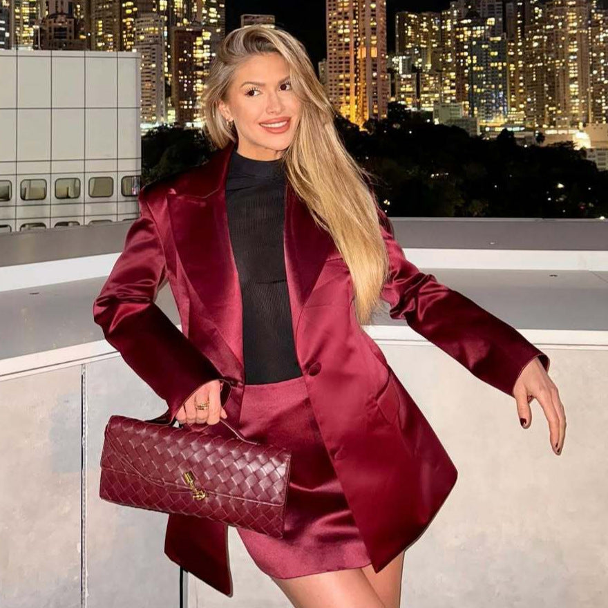 Damens elegant satinstickad blazer med matchande mini-kjol Mirla-Eva Jonsson