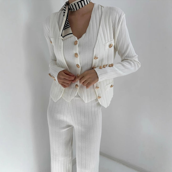 Damens elegant stickad ensemble med knappdetaljering Eva Jonsson-Eva Jonsson
