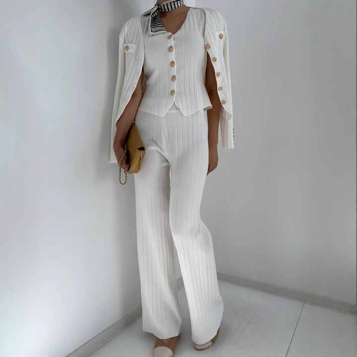 Damens elegant stickad ensemble med knappdetaljering Eva Jonsson-Eva Jonsson