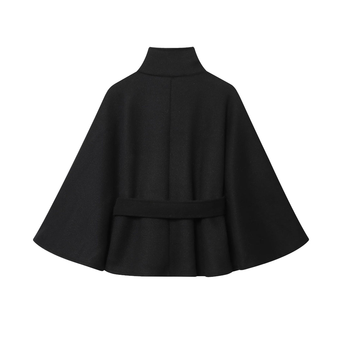 Damens fashionabel capejacka med bälte och hög krage Mirla-Eva Jonsson