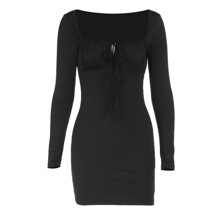 Damens figurbetontes Minikleid mit raffiniertem Ausschnitt und langen Ärmeln Mirla-Eva Jonsson