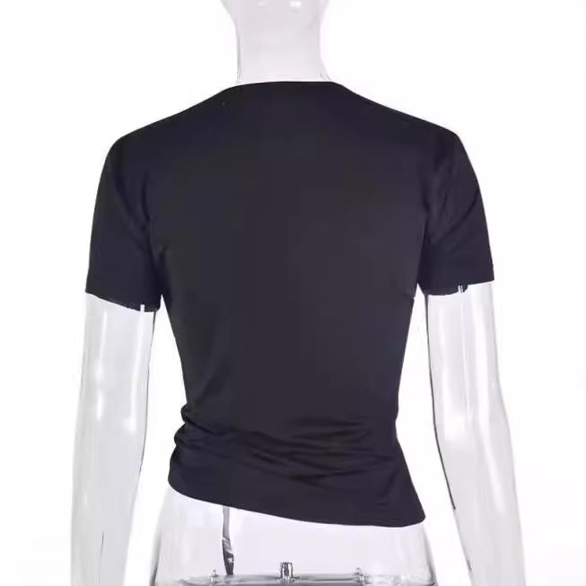 Damens figurnära T-shirt med hjärtutskärning och rynkning Mirla-Eva Jonsson