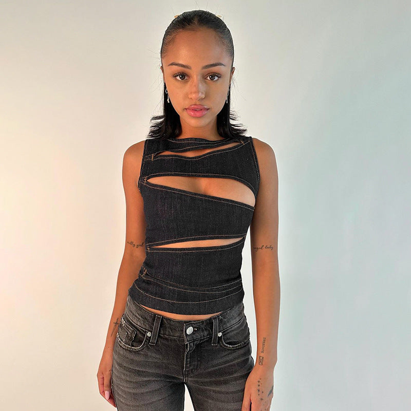 Damens figurnära denim-topp med asymmetriska cut-outs och stilig design Mirla-Eva Jonsson
