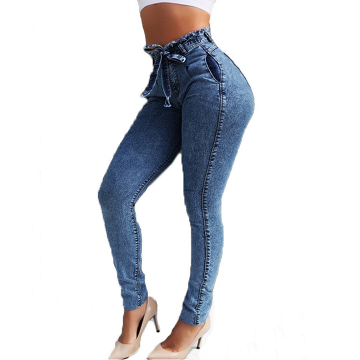 Damens figurschmeckande högmidjade jeans med praktiska fickor och justerbar dragsko Mirla-Eva Jonsson