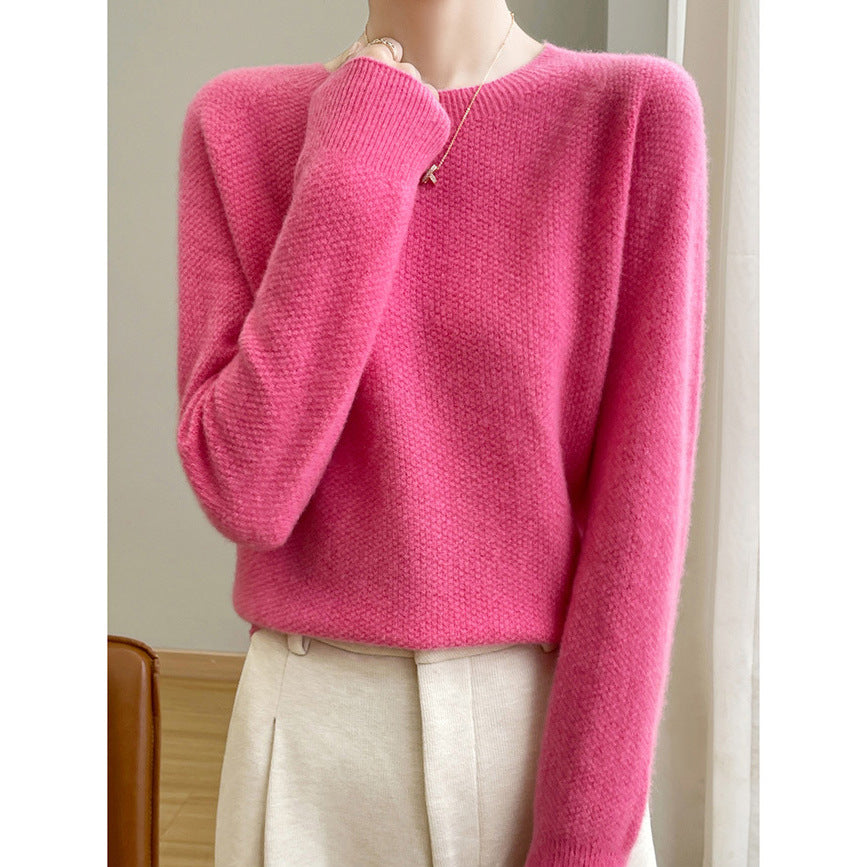 Damens finstickade pullover med en lös passform och elegant rund halsringning Mirla-Eva Jonsson