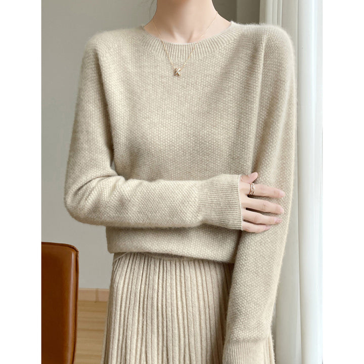 Damens finstickade pullover med en lös passform och elegant rund halsringning Mirla-Eva Jonsson
