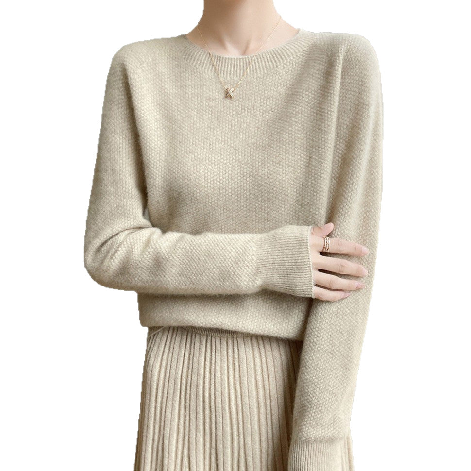 Damens finstickade pullover med en lös passform och elegant rund halsringning Mirla-Eva Jonsson