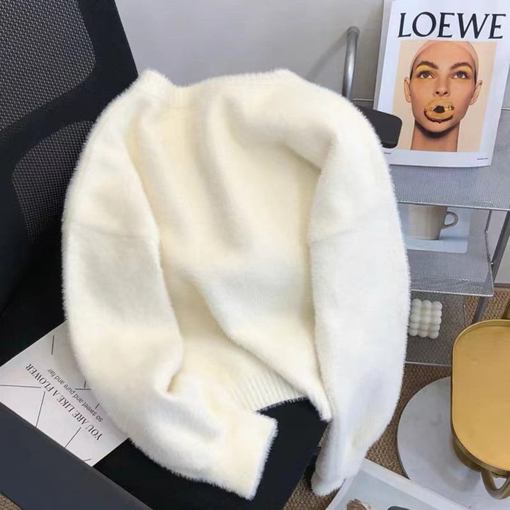 Damens fluffiga långa tröja med modern skärning och rund hals Mirla-Eva Jonsson