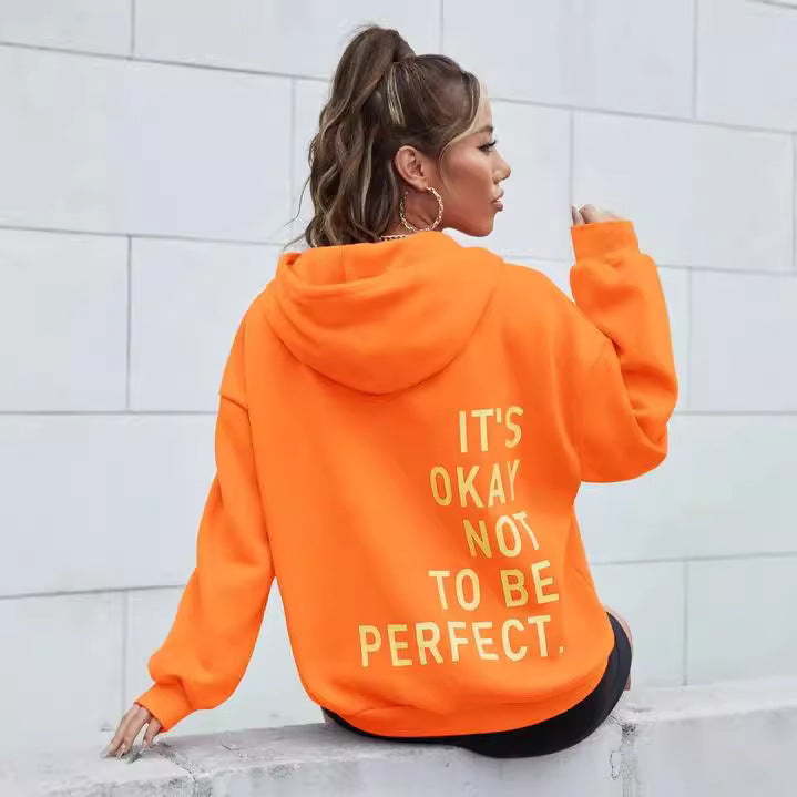 Damens hoodie med motiverande text och mysig foder Mirla-Eva Jonsson