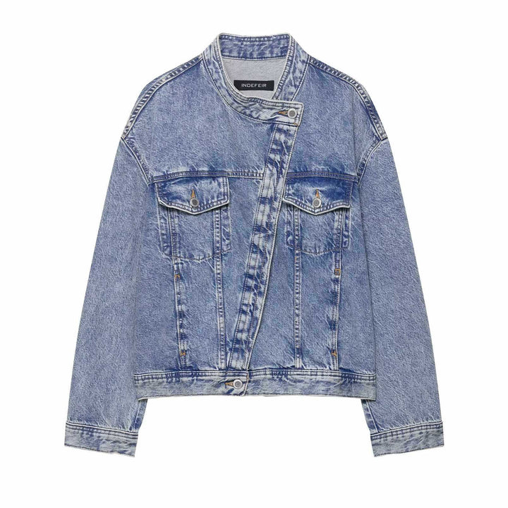 Damens jeansjacka med asymmetrisk snitt och praktiska fickor Mirla-Eva Jonsson