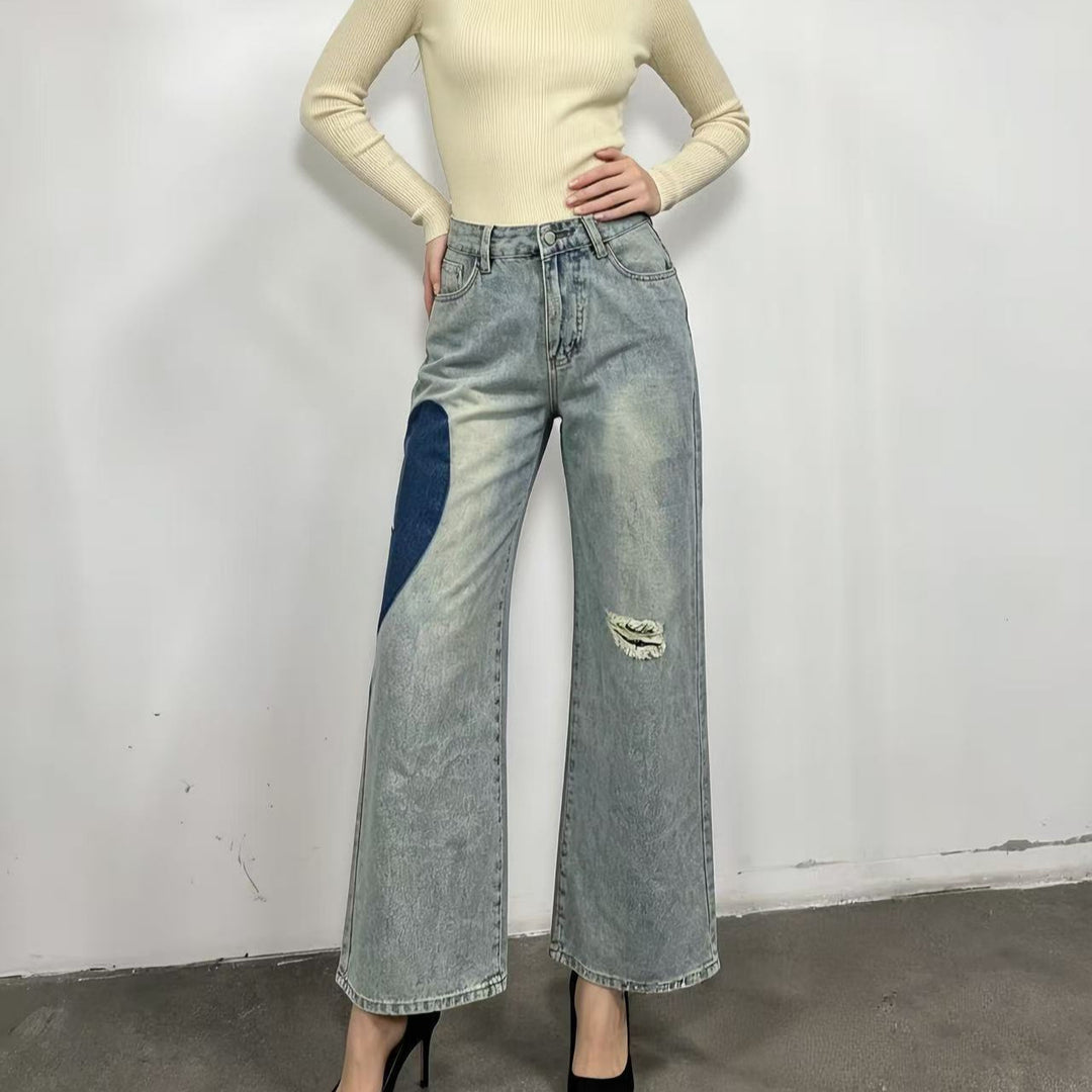 Damens löst snittade denimjeans med unika färgaccenter Mirla-Eva Jonsson