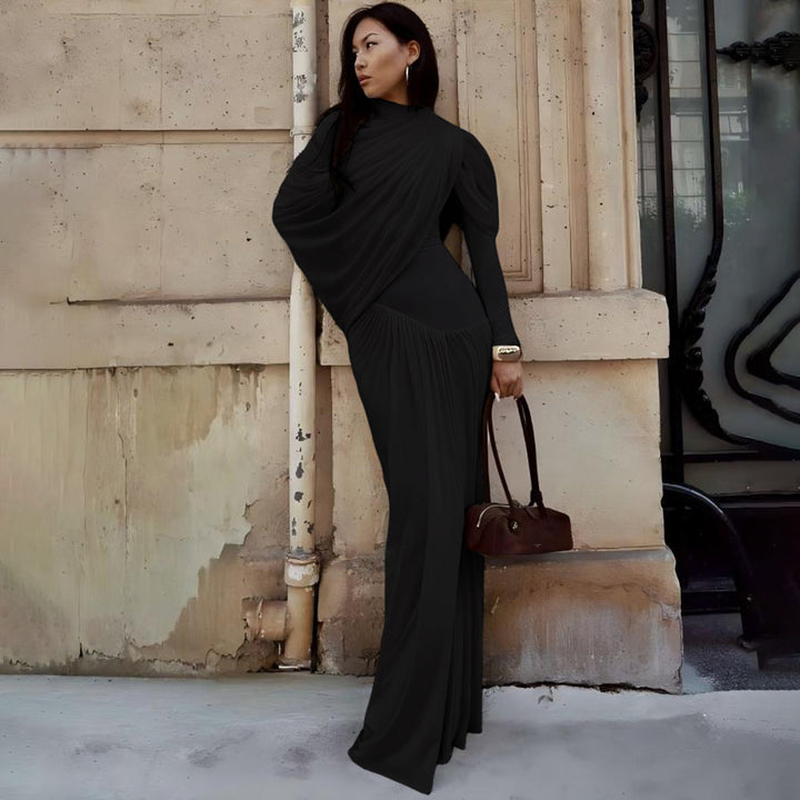 Damens maxiklänning med innovativ drapering och elegant tyg Mirla-Eva Jonsson