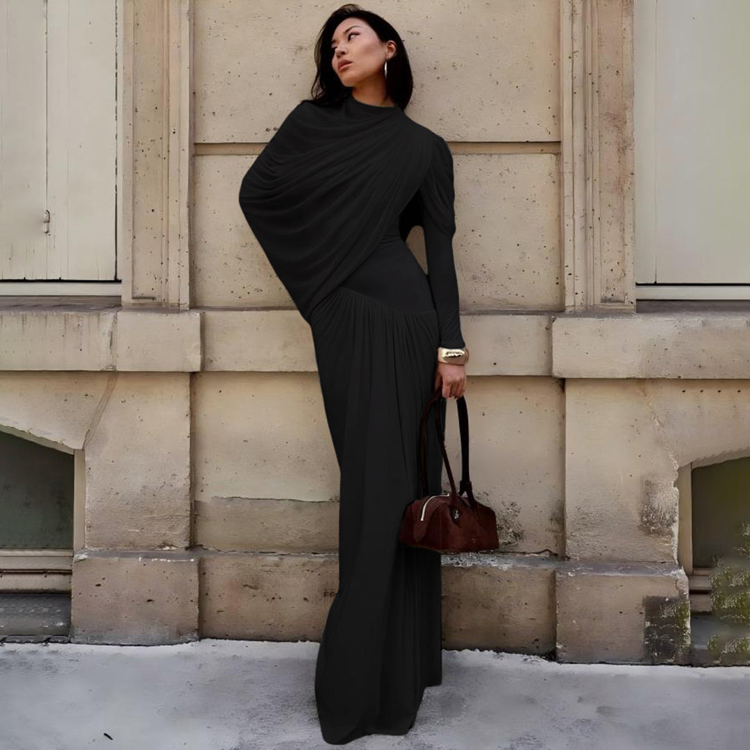 Damens maxiklänning med innovativ drapering och elegant tyg Mirla-Eva Jonsson