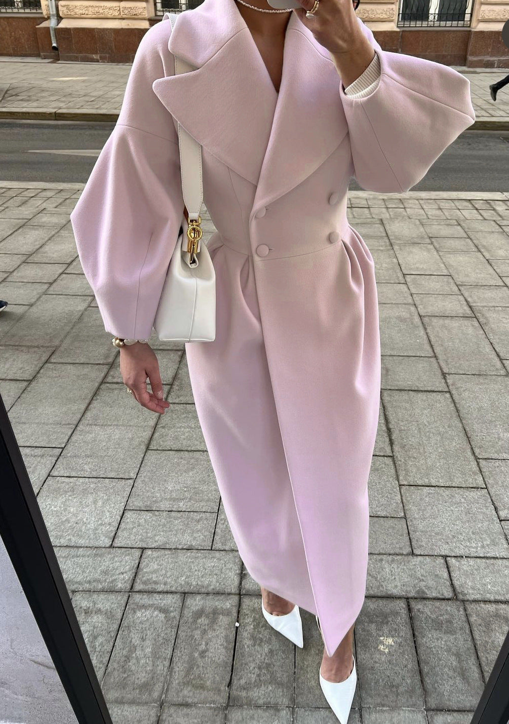 Damens maximal oversized mantel med axelaxlar och dubbelrad Mirla-Eva Jonsson
