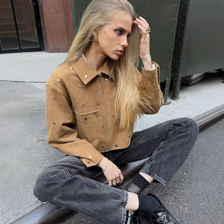 Damens modiga kortskurna jacka med nitar Mirla-Eva Jonsson