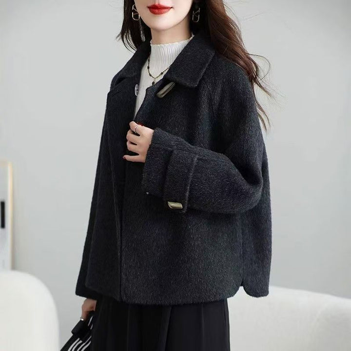 Damens mysig cardigan med moderna knapppdetaljer Mirla-Eva Jonsson