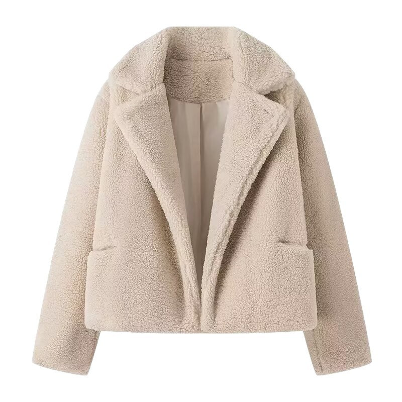 Damens mysiga plysjjacka med oversized skärning och hög krage-Eva Jonsson