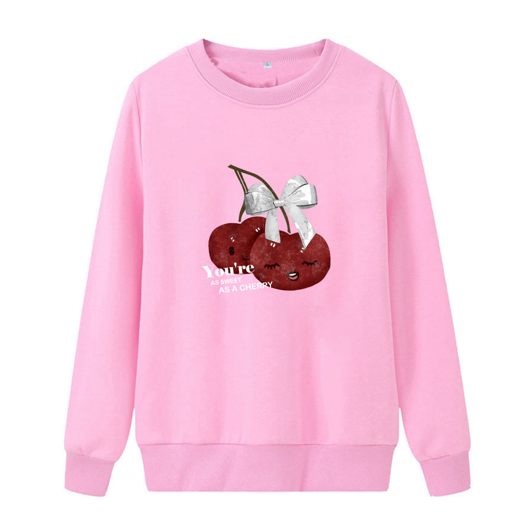 Damens mysiga sweatshirt med fruktig körsbärsmotiv Mirla-Eva Jonsson