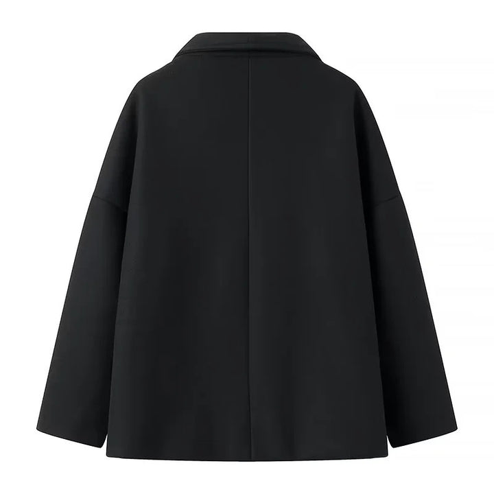 Damens oversized dubbelknäppt jacka med elegant sjalkrage och stora knappar Mirla-Eva Jonsson