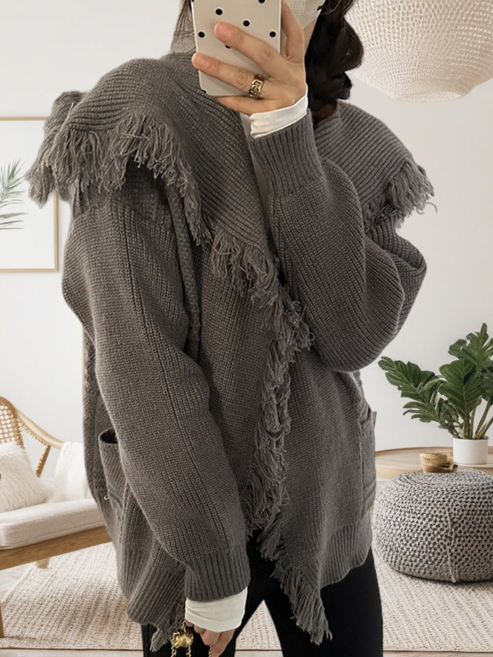 Damens oversized kofta med fransiga detaljer och öppen skärning Mirla-Eva Jonsson