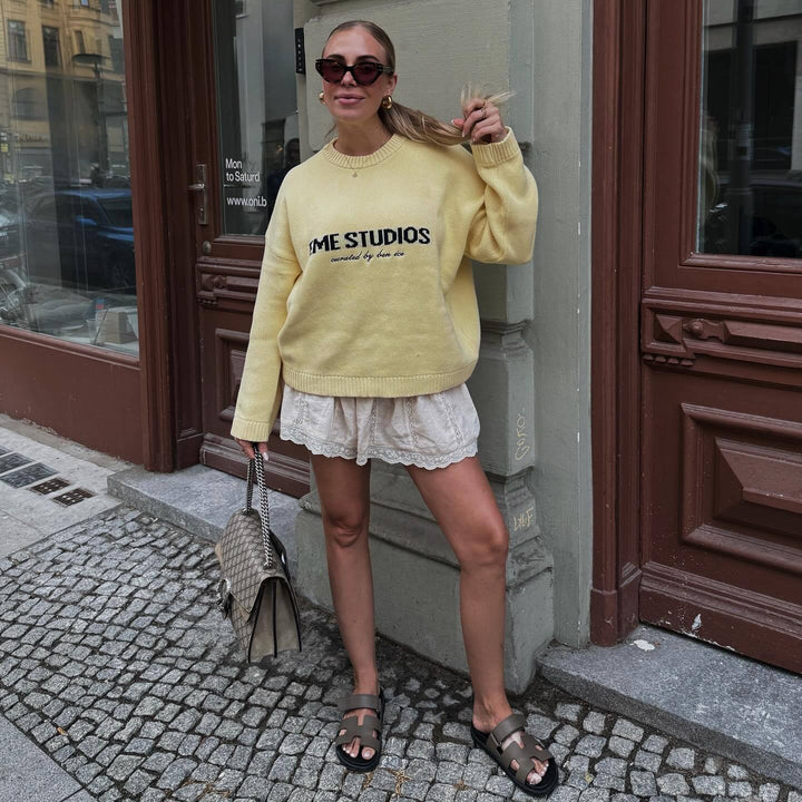 Damens oversized tröja med kreativt tryck Mirla-Eva Jonsson