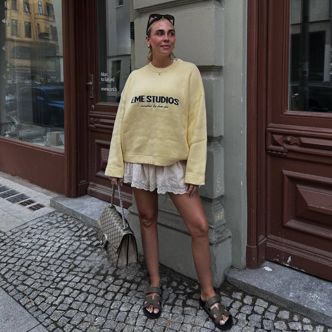 Damens oversized tröja med kreativt tryck Mirla-Eva Jonsson