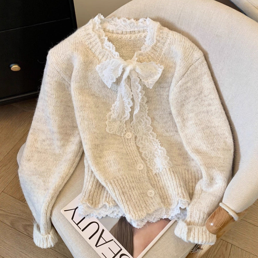 Damens stickad cardigan med lagerlook och spetskrage Eva Jonsson-Eva Jonsson
