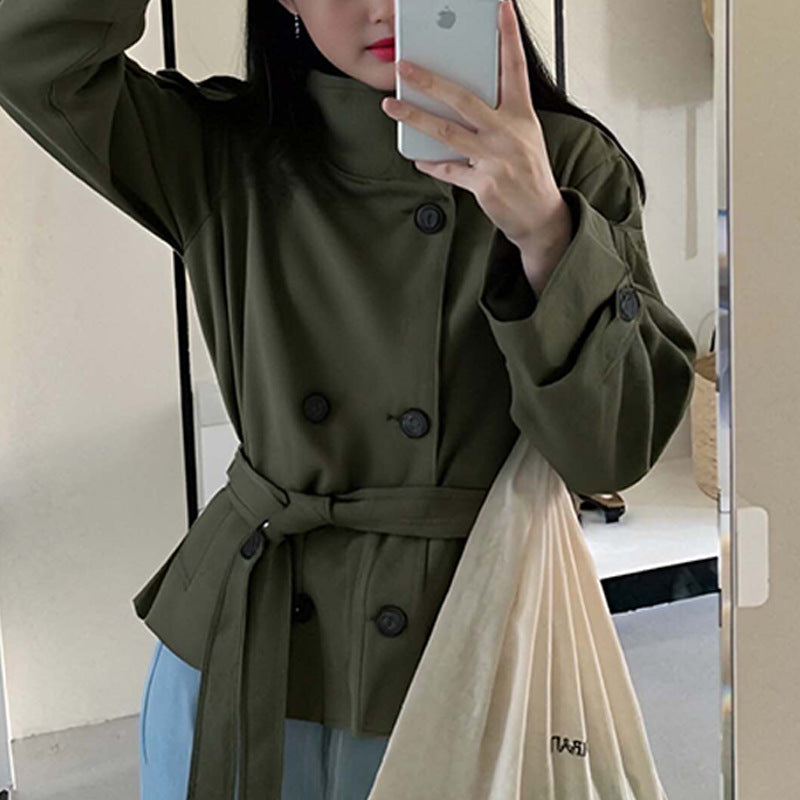 Damens stiliga lång jacka med hög krage och justerbart bälte Mirla-Eva Jonsson