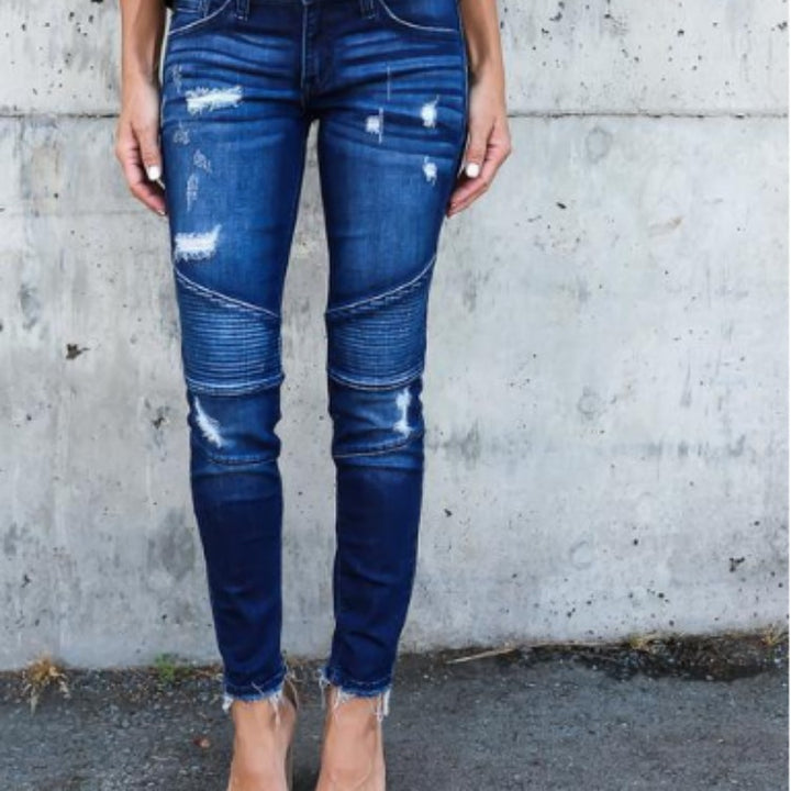 Damensmala jeans med modernt ribbmönster och fransig nederkant Mirla-Eva Jonsson