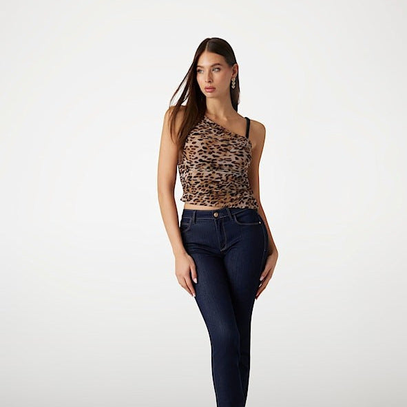 Damer Asymmetrisk topp med leopardsmönster och raffinerade volanger Mirla-Eva Jonsson