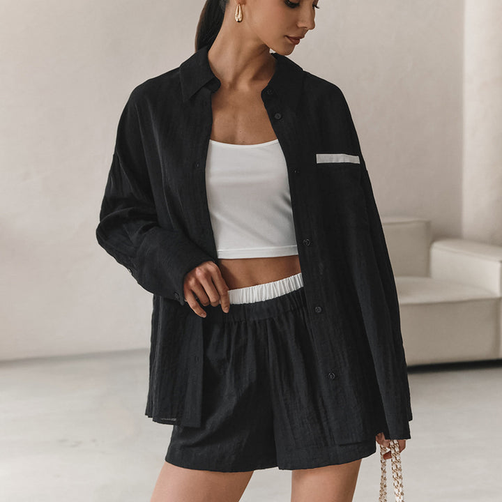 Damer Avslappnad Ensemble bestående av cropped T-shirt och shorts Mirla-Eva Jonsson