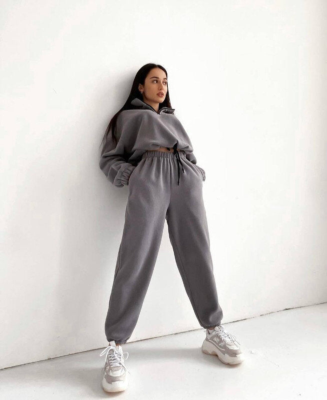 Damer Avslappnad Fleece Träningsoverall med Hög Krage och Elastisk Midja Mirla-Eva Jonsson