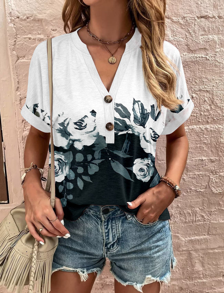 Damer Avslappnad Kortärmad Blus T-shirt med Lekfullt Paisleymönster och Moderna Knapppdetaljer Mirla-Eva Jonsson