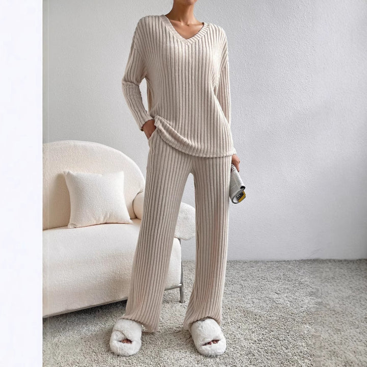 Damer Avslappnad Stickad Lounge Set I Mjukt, Ribbat Material Mirla-Eva Jonsson