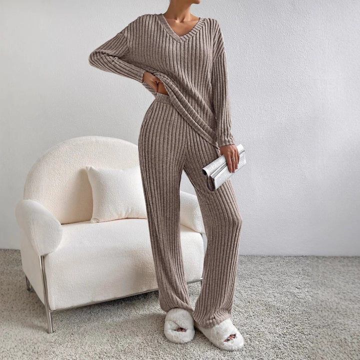 Damer Avslappnad Stickad Lounge Set I Mjukt, Ribbat Material Mirla-Eva Jonsson