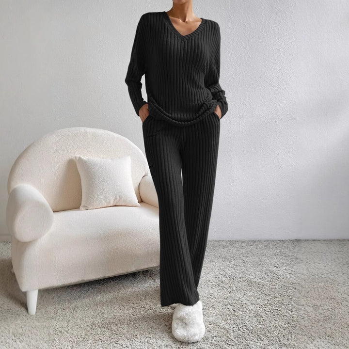 Damer Avslappnad Stickad Lounge Set I Mjukt, Ribbat Material Mirla-Eva Jonsson