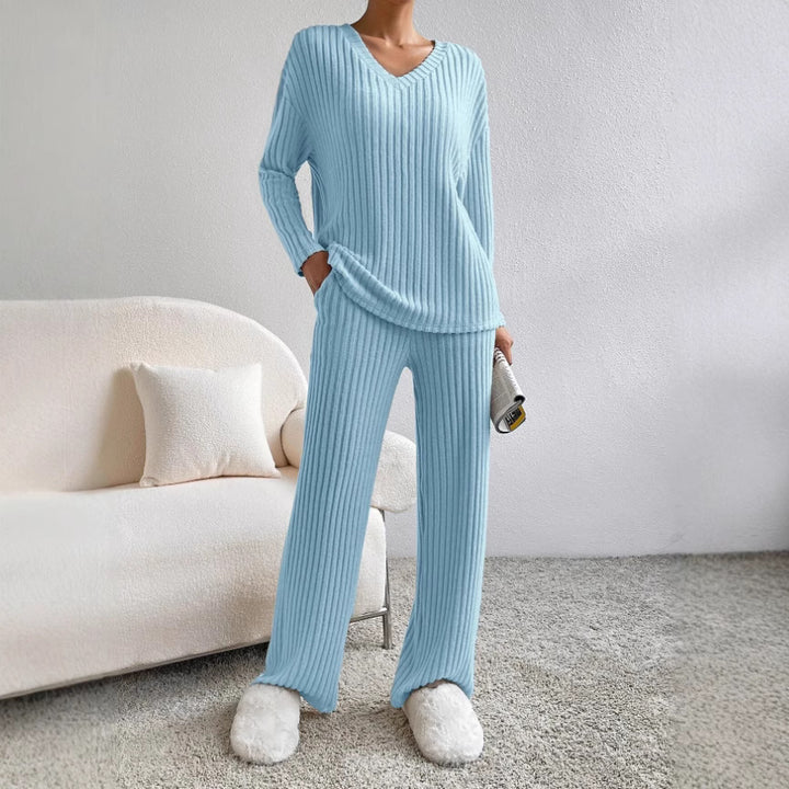 Damer Avslappnad Stickad Lounge Set I Mjukt, Ribbat Material Mirla-Eva Jonsson