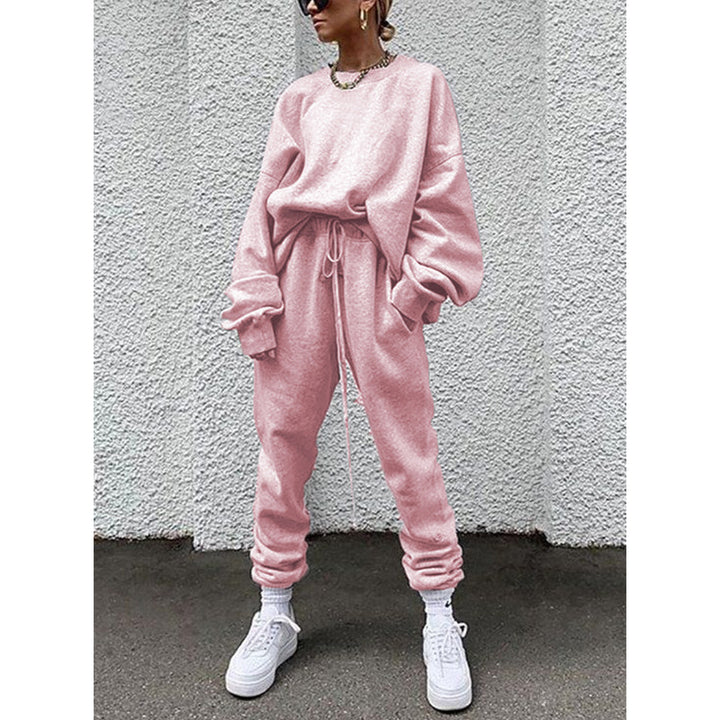 Damer Avslappnad och bekväm fritidsset med oversized tröja och joggingbyxa Mirla-Eva Jonsson