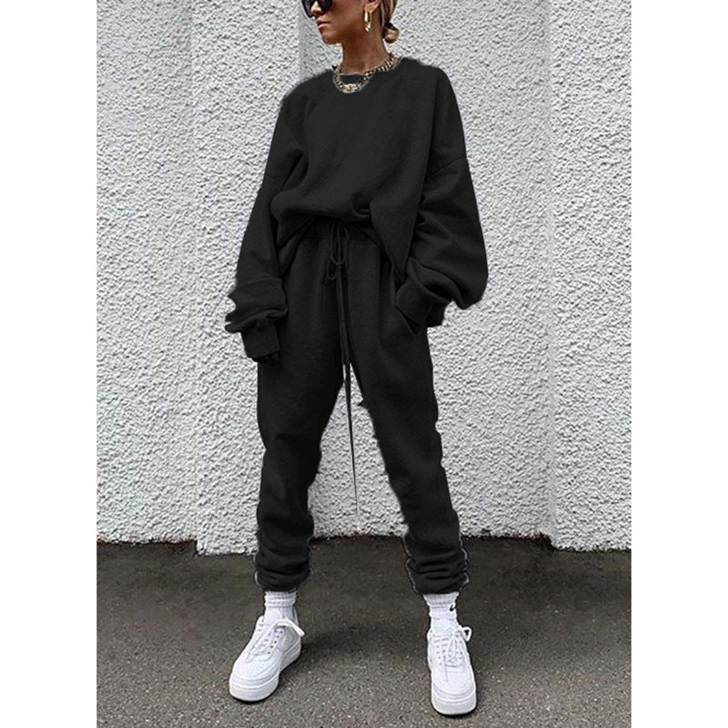 Damer Avslappnad och bekväm fritidsset med oversized tröja och joggingbyxa Mirla-Eva Jonsson