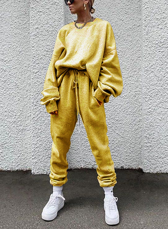 Damer Avslappnad och bekväm fritidsset med oversized tröja och joggingbyxa Mirla-Eva Jonsson