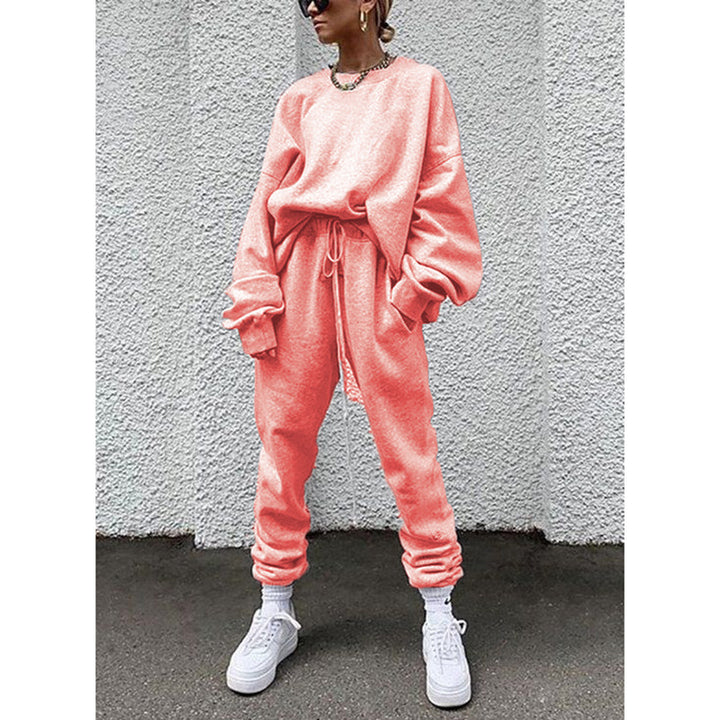 Damer Avslappnad och bekväm fritidsset med oversized tröja och joggingbyxa Mirla-Eva Jonsson