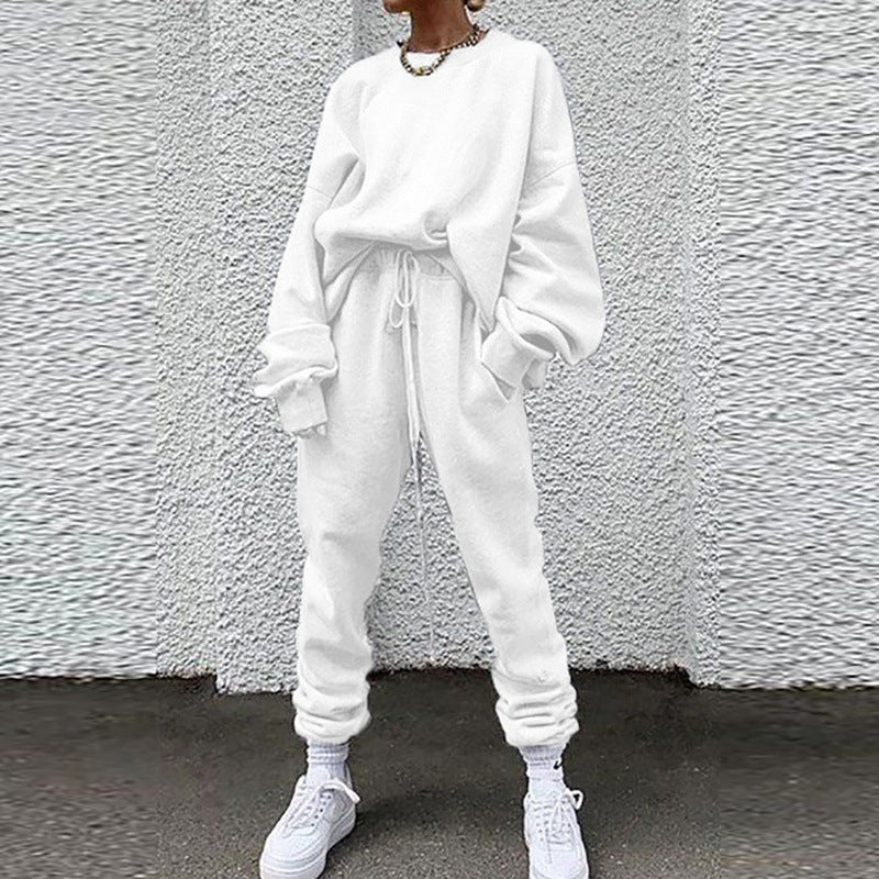 Damer Avslappnad och bekväm fritidsset med oversized tröja och joggingbyxa Mirla-Eva Jonsson
