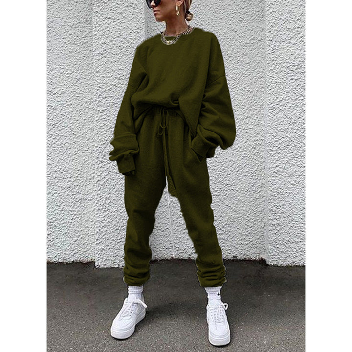 Damer Avslappnad och bekväm fritidsset med oversized tröja och joggingbyxa Mirla-Eva Jonsson