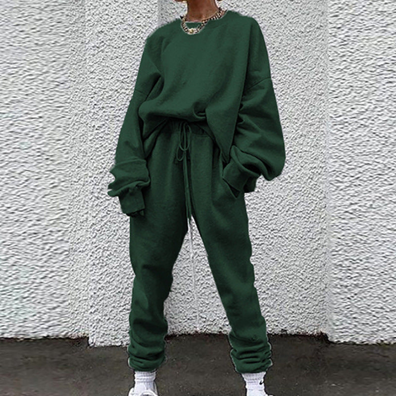 Damer Avslappnad och bekväm fritidsset med oversized tröja och joggingbyxa Mirla-Eva Jonsson