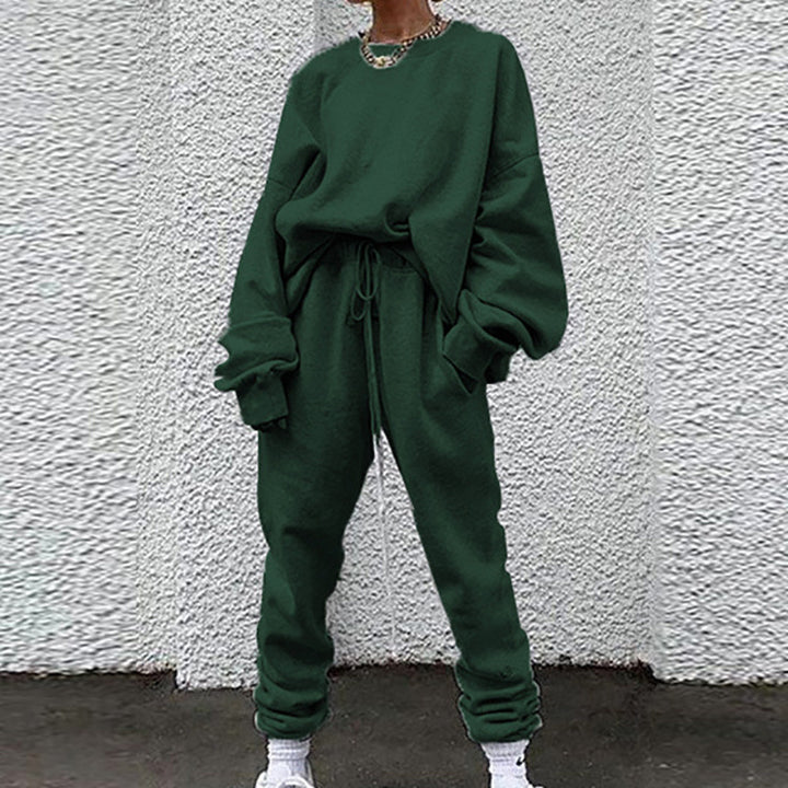 Damer Avslappnad och bekväm fritidsset med oversized tröja och joggingbyxa Mirla-Eva Jonsson